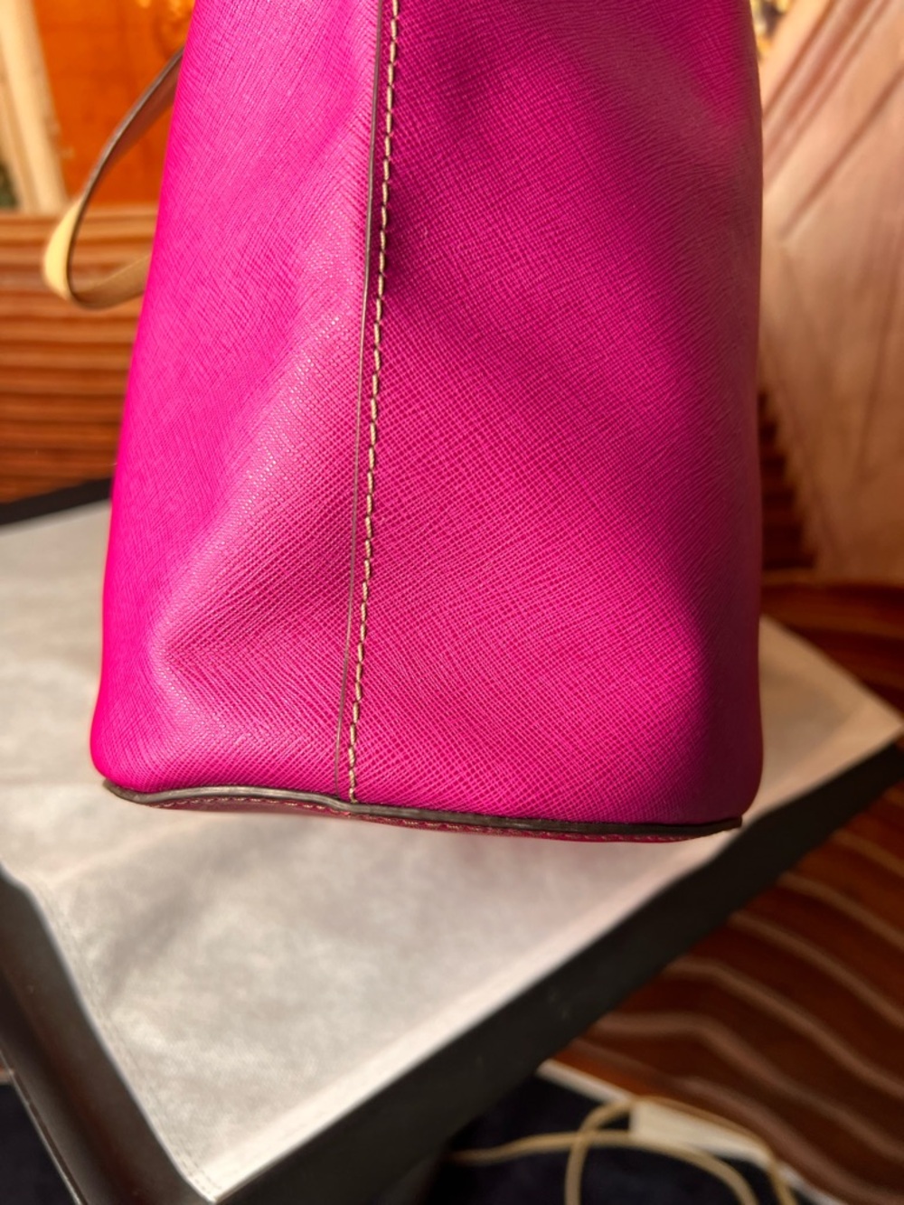 Michael Kors Jet Set Travel Tote Hot Pink Fushia Saffiano Leather Cream Handles - Picture 8 of 17